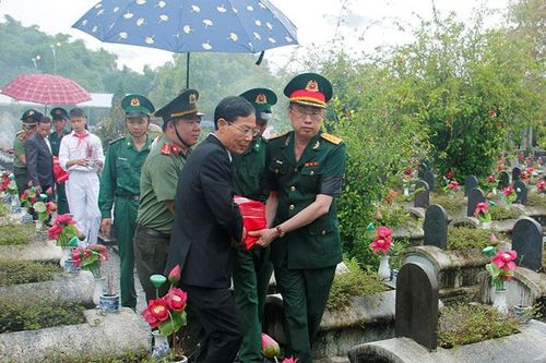 Khúc tráng ca tháng bảy
