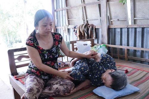 2 hoàn cảnh khó khăn cần giúp đỡ