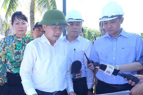 Nghiên cứu đầu tư tuyến cống chuyển nước mưa về sông Hàn, chặn nước thải chảy ra bãi biển