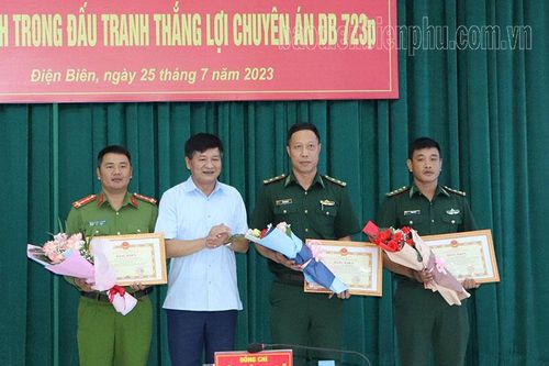 Khen thưởng Ban Chuyên án ĐB723p bắt đối tượng vận chuyển ma túy