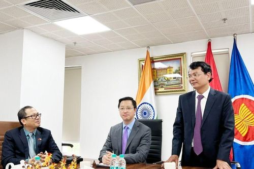 Bí thư Tỉnh ủy Đặng Xuân Phong thăm Đại sứ quán Việt Nam tại Ấn Độ
