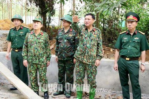 Kiểm tra tiến độ xây dựng khu căn cứ chiến đấu giả định trong diễn tập KVPT tỉnh năm 2023