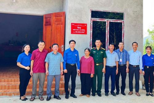 Khánh thành ngôi nhà 100 đồng tại Định Hóa