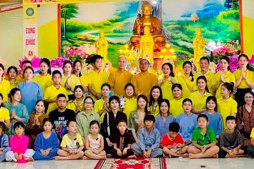 Nghệ An: Chùa Tu ra mắt Câu lạc bộ Thanh niên Phật tử Sen Vàng