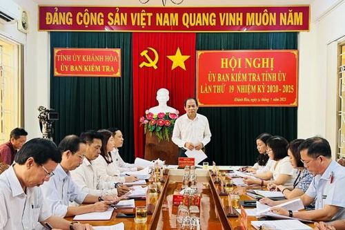 Vi phạm trong bồi thường, tái định cư, Chủ tịch UBND thị xã Ninh Hòa bị cảnh cáo