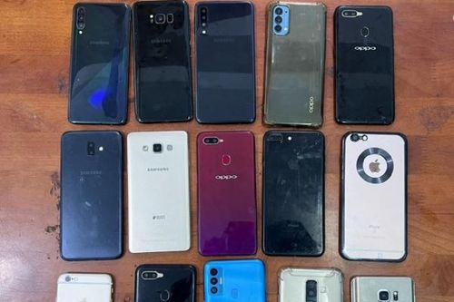 Con nghiện chui qua giếng trời trộm 30 chiếc ĐTDĐ