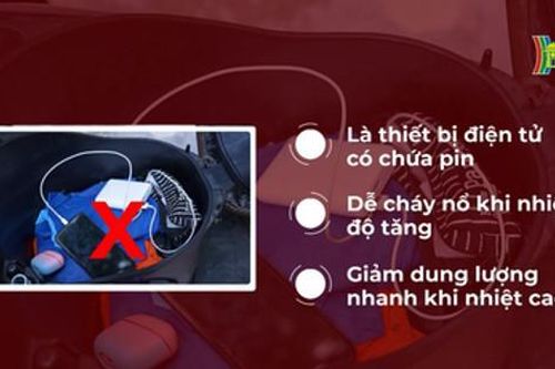 Những vật dụng không nên để trong cốp xe máy