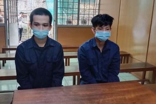 Nhân viên phụ bếp đâm chủ quán suýt chết vì nợ tiền lương