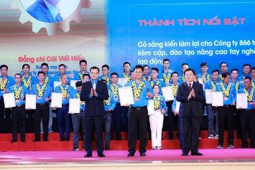 Tôn vinh 167 gương tiêu biểu có nhiều thành tích xuất sắc trong lao động, sản xuất
