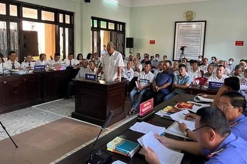 Xét xử 71 bị cáo kê khống hơn 1.200 ngôi mộ giả để trục lợi