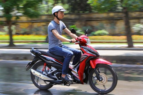 Những trường hợp nào xe máy chạy chậm sẽ bị xử phạt?