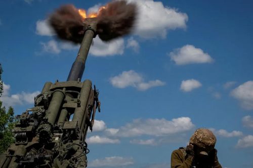 Ukraine khai hỏa lựu pháo Mod 56 tấn công lực lượng Nga