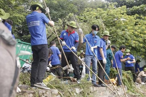 Đoàn viên, thanh niên TP.HCM tham gia hưởng ứng Ngày Chủ Nhật Xanh lần thứ 150