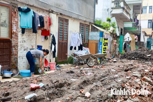 Cuộc sống người dân khốn khổ với con mương bị ô nhiễm giữa lòng Thủ đô