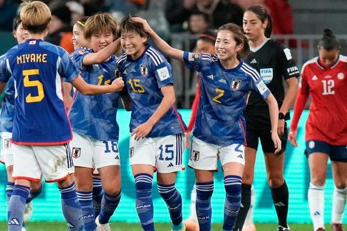 Ghi 2 bàn trong 3 phút, ĐT nữ Nhật Bản đặt một chân vào vòng knock-out World Cup
