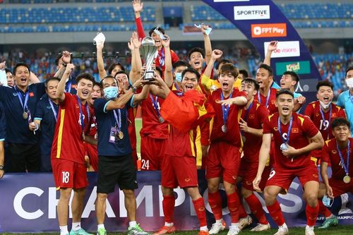 CĐV Việt Nam có thể theo dõi trực tiếp 'siêu kinh điển' Tây Ban Nha và U23 Việt Nam