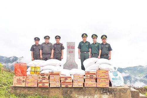 Khám, phẫu thuật thay thủy tinh thể miễn phí cho người có công