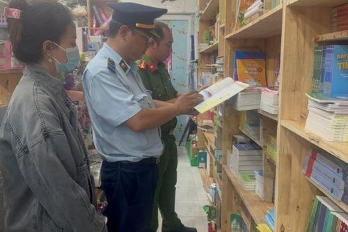 Phát hiện hàng nghìn sách giáo khoa nghi vấn giả mạo tại Bình Dương