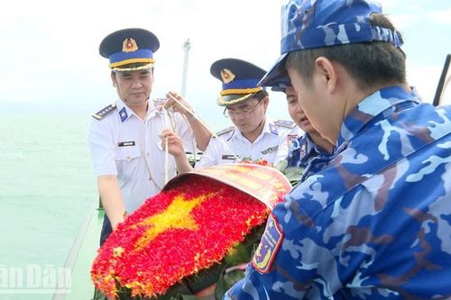 Tưởng niệm các Anh hùng, liệt sĩ hy sinh trên thềm lục địa phía nam