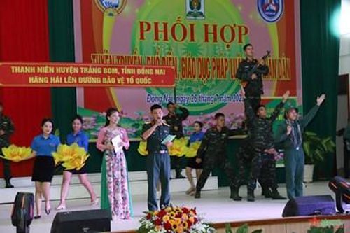 Sư đoàn 309 (Quân đoàn 4) phối hợp tuyên truyền pháp luật cho nhân dân