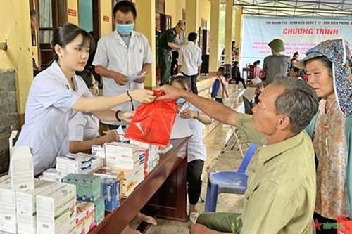 Các đơn vị khám bệnh, tặng quà tri ân gia đình chính sách tại huyện Ia H'Drai, tỉnh Kon Tum
