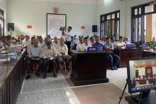 71 đối tượng câu kết kê khống hơn 1.200 mộ giả