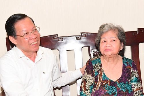 Chủ tịch UBND TPHCM Phan Văn Mãi: Kịp thời quan tâm, chăm lo người có công, gia đình chính sách