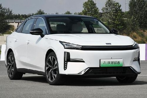 Geely Galaxy L6 teang bị 'xịn sò' từ 326 triệu đồng có về Việt Nam?