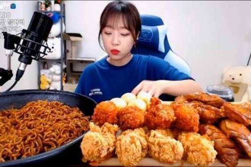 'Hot girl mukbang' Hàn Quốc, 'ăn thùng uống vại' nhưng body siêu bé