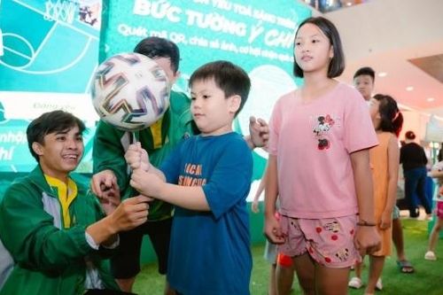 10.000 trẻ em tham gia hoạt động thể thao 'Bức tường ý chí'