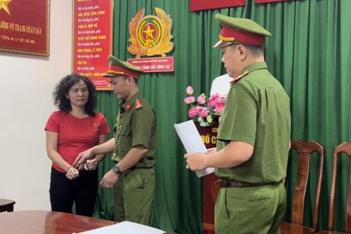 Bị can Đặng Thị Hàn Ni và Trần Văn Sỹ bị cáo buộc đăng tải thông tin xúc phạm vợ chồng bà Hằng