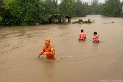 Siêu bão Doksuri tấn công Philippines, đang đổ bộ vào Trung Quốc