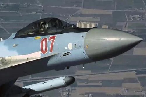 Chiến đấu cơ Nga bị tố bắn pháo sáng vào máy bay không người lái Mỹ ở Syria