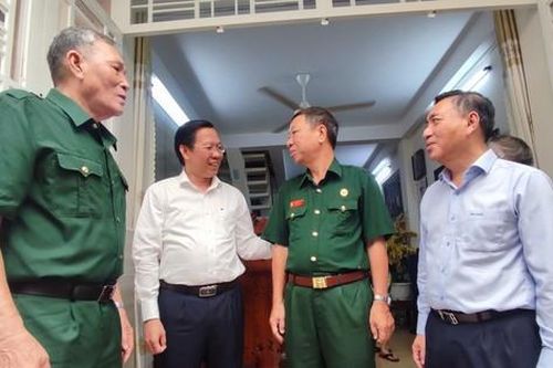 Chủ tịch TPHCM thăm hỏi, tri ân người có công