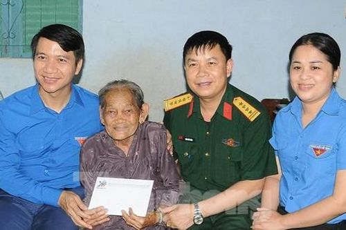 Bí thư Thường trực T.Ư Đoàn tri ân Mẹ Việt Nam Anh hùng tại Cần Thơ