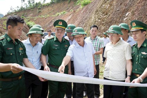 TT-Huế: Khảo sát đường tuần tra biên giới huyện A Lưới