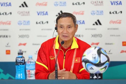 HLV Mai Đức Chung: 'Đội tuyển nữ Việt Nam khao khát thắng Bồ Đào Nha'