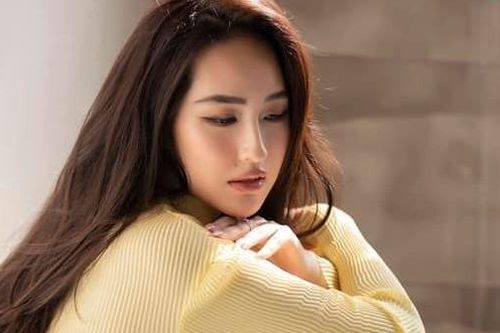 Công Lý ngồi xe lăn đọc kịch bản, Mai Phương Thúy than cân nặng đạt đỉnh