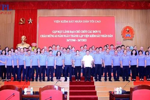 VKSND tối cao gặp mặt lãnh đạo chủ chốt nhân dịp kỷ niệm 63 năm ngày thành lập Ngành