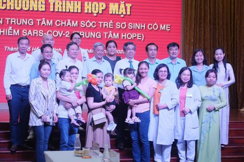 TP.HCM: Khám sức khỏe miễn phí cho trẻ em chào đời khi mẹ mắc COVID-19