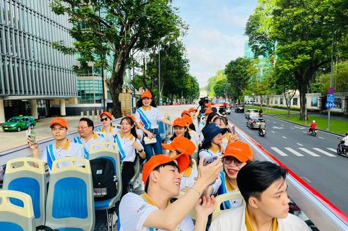 TP Hồ Chí Minh: Trải nghiệm tour 'Tìm lại dấu xưa' và tham gia từ thiện