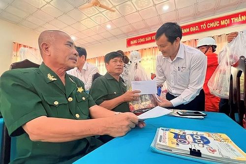 Ngành điện miền Nam nhiều hoạt động 'đền ơn đáp nghĩa' nhân dịp 27/7