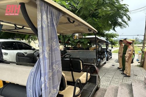 Chấn chỉnh hoạt động của loại hình xe điện tại khu du lịch Hải Tiến