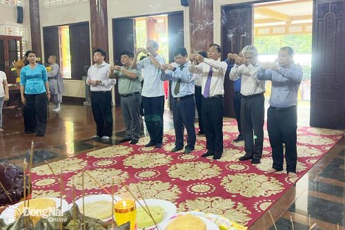 Đoàn cán bộ tỉnh Đồng Nai viếng các đền thờ liệt sỹ tỉnh Bà Rịa - Vũng Tàu