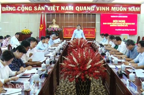 Thành ủy Long Khánh giới thiệu nhân sự kiện toàn Ban chấp hành, Ban thường vụ Thành ủy nhiệm kỳ 2020-2025