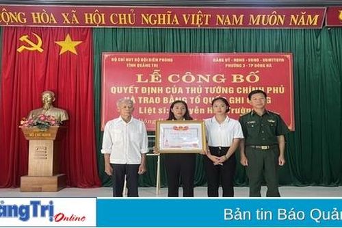 Trao bằng 'Tổ quốc ghi công' cho thân nhân liệt sĩ bộ đội biên phòng