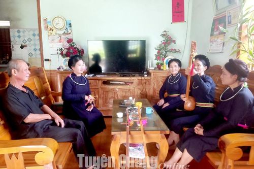 Người uy tín của bản