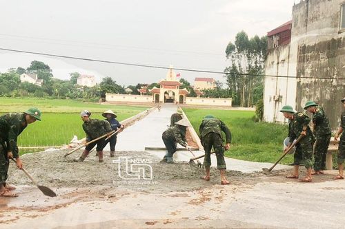 Lữ đoàn 382: Nhiều hoạt động ý nghĩa giúp nhân dân xã Kha Sơn