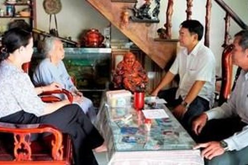 Quảng Điền trao hơn 4.600 suất quà trị giá 1,4 tỷ đồng cho người có công với cách mạng