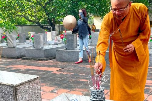 Quảng Ninh: Ban Trị sự Phật giáo Hạ Long và tổ đình Quỳnh Lâm cầu siêu anh linh các liệt sĩ